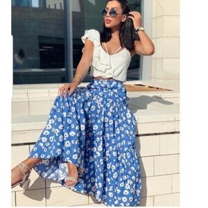 ZARA / Blue Foral Print Tier Maxi Skirt